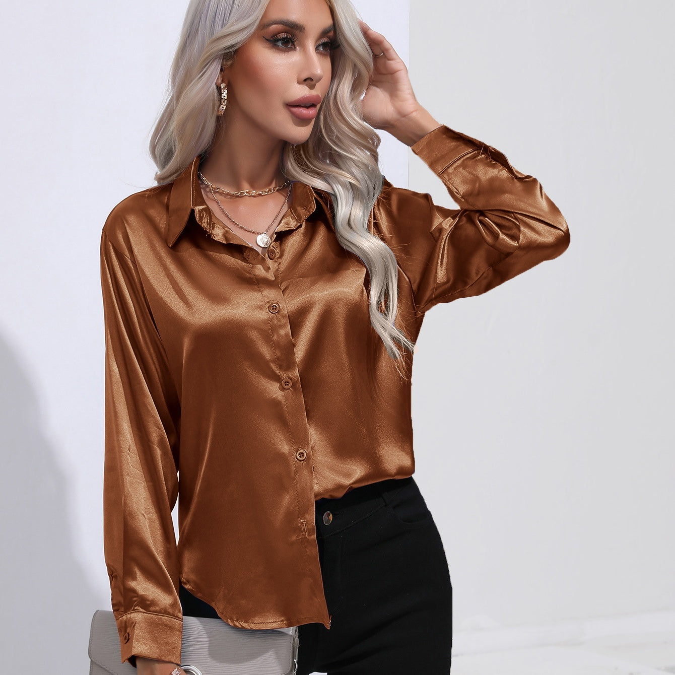 Anita - Elegante satijnen slim fit blouse